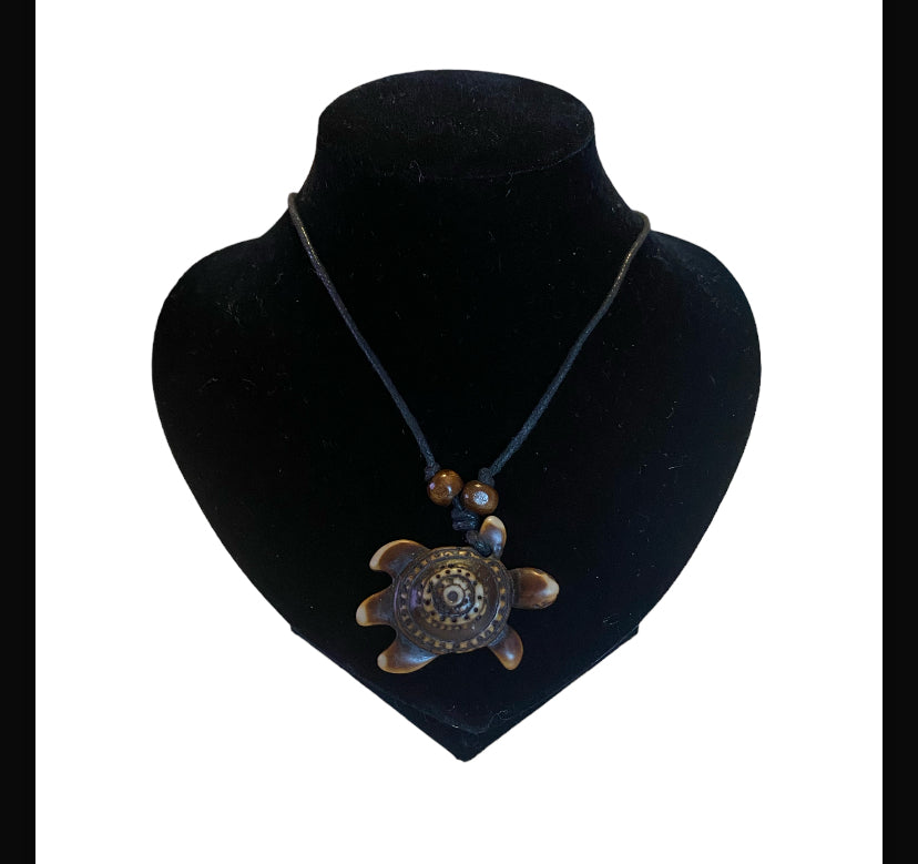 Collier africain avec une tortue Ma boutique