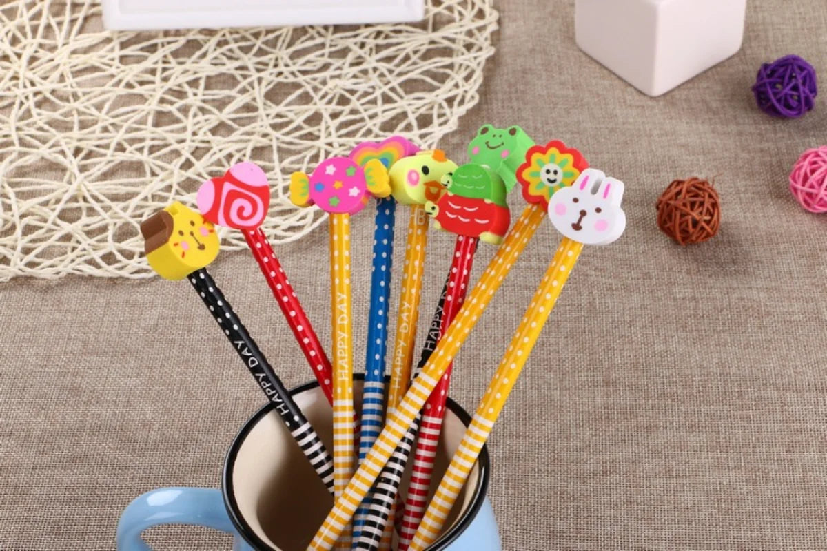 12 Pcs Wholesale Cute Cartoon Pencil with Rubber Kindergarten Prize Gift Brush Creative Stationery Student Sketch Drawing Pencil Ma boutique